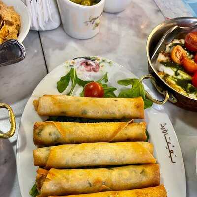 بيت ورد مطعم ومقهى لبناني