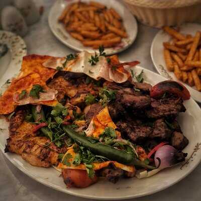 بيت ورد مطعم ومقهى لبناني