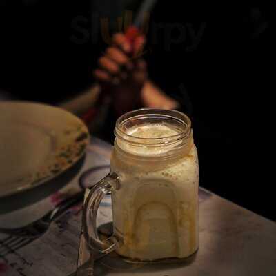 بيت ورد مطعم ومقهى لبناني