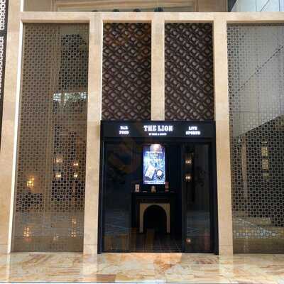 ‪the Lion By Nick & Scott‬