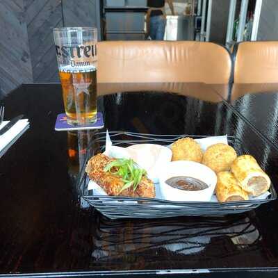 ‪the Lion By Nick & Scott‬