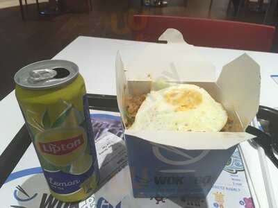 ‪wok & Go Noodle House‬