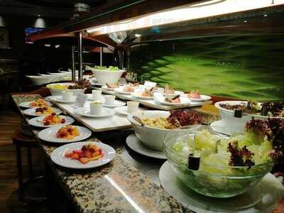 ‪seasons All Day Dining‬