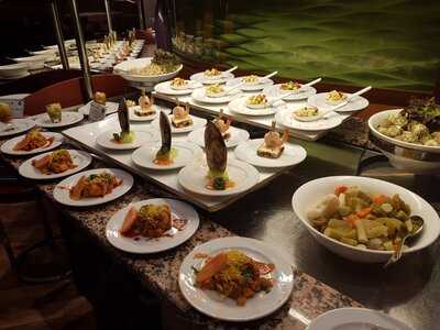 ‪seasons All Day Dining‬