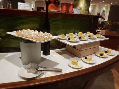 ‪seasons All Day Dining‬