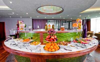 ‪seasons All Day Dining‬