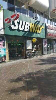 ‪subway‬