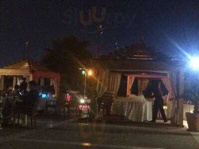 ‪poolside Snack Bar‬