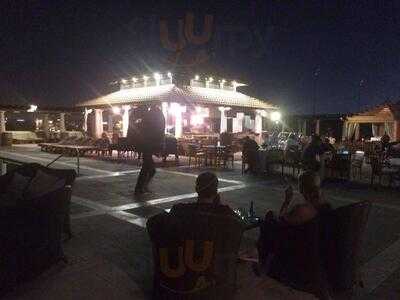 ‪poolside Snack Bar‬