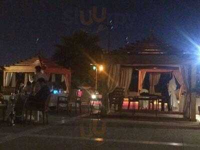 ‪poolside Snack Bar‬