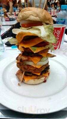 ‪82 American Diner‬