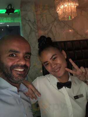 ‪healey's Bar & Terrace‬