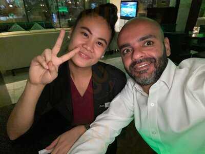 ‪healey's Bar & Terrace‬