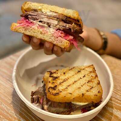 ‪enso Sushi Buritto & Poke Bar‬