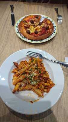 ‪the Pizza Company‬