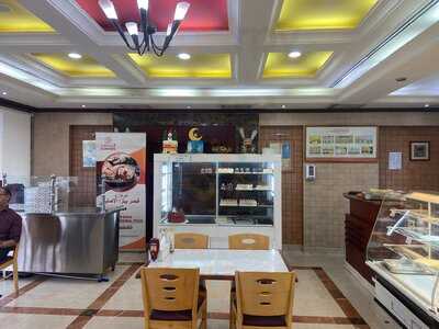 ‪caesars Restaurant & Confectioneries‬