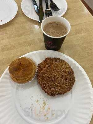 ‪caesars Restaurant & Confectioneries‬