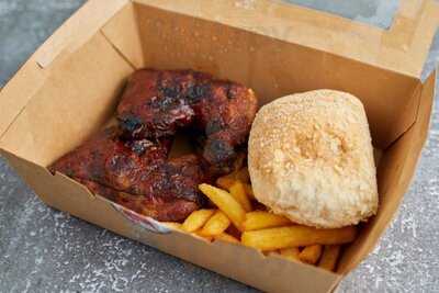 ‪max's All About Chicken (moe)‬