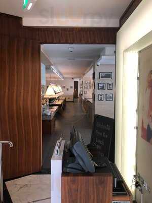 ‪bistro Restaurant‬