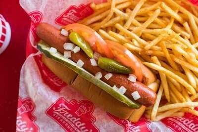 ‪freddy's Frozen Custard & Steakburgers‬