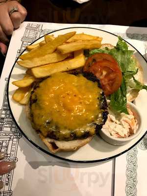 ‪ari - Pool Restaurant And Bar‬