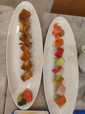 ‪sumo Sushi & Bento‬