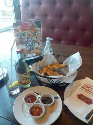 ‪russo's New York Pizzeria‬