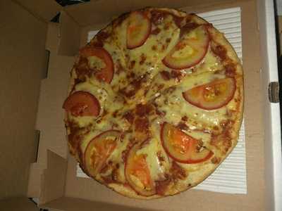 ‪canadian 2 For 1 Pizza‬