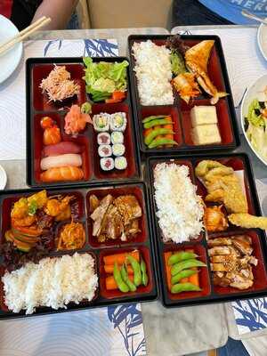 ‪sumo Sushi & Bento‬
