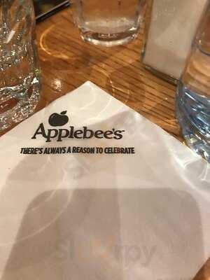 ‪applebee's‬