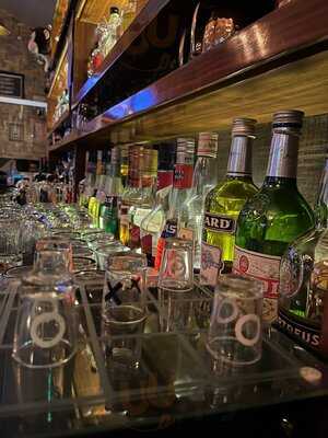 ‪the Hungry Monkey Pub & Cocktail Lounge‬