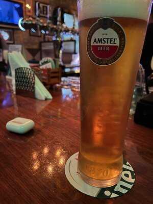 ‪the Hungry Monkey Pub & Cocktail Lounge‬