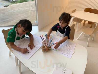 ‪white And The Bear‬