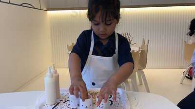 ‪white And The Bear‬