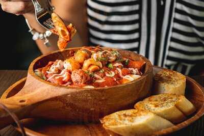 ‪sub Zone Bistro Dmcc‬