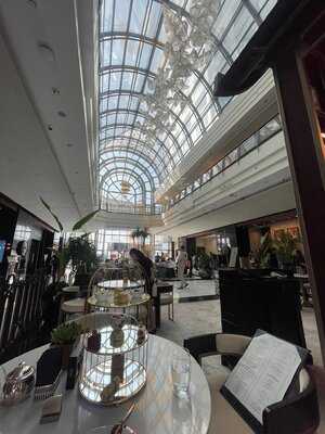 ‪the Lobby Lounge‬