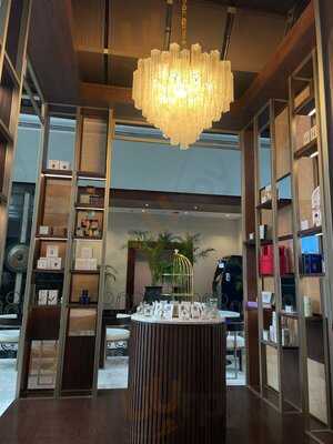 ‪the Lobby Lounge‬