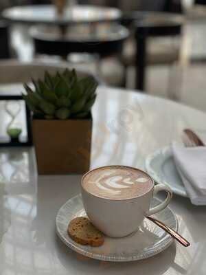 ‪the Lobby Lounge‬