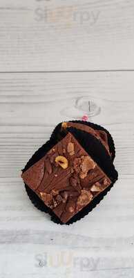 ‪ribbons & Balloons Bakery‬