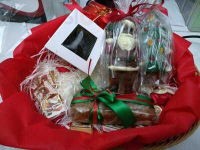 ‪ribbons & Balloons Bakery‬