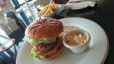 ‪the Press Club‬