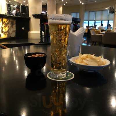 ‪the Press Club‬