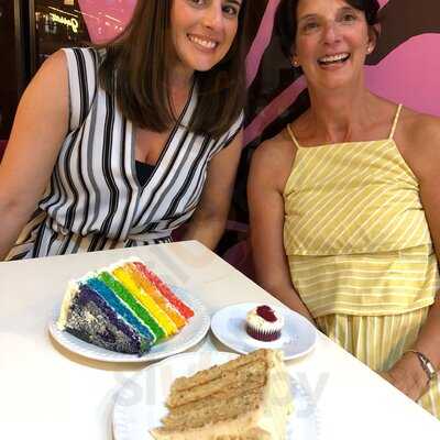 ‪the Hummingbird Bakery City Walk‬