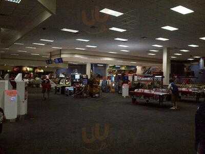 ‪chuck E Cheese's‬