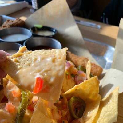 ‪buffalo Wild Wings‬