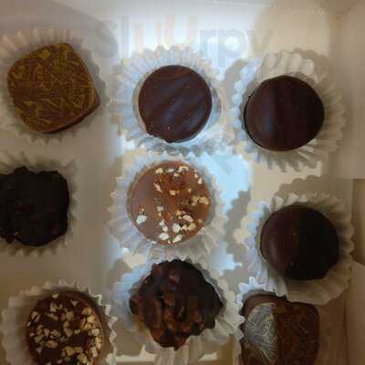 ‪vivel Patisserie‬