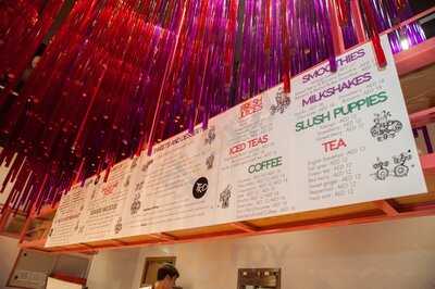 ‪tom's Kitchen Deli‬