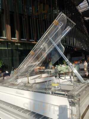 ‪crystal Lounge‬