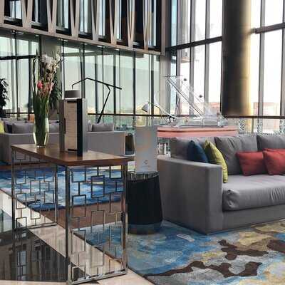 ‪crystal Lounge‬