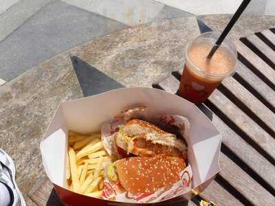 ‪wide Range Jumeirah Beach‬